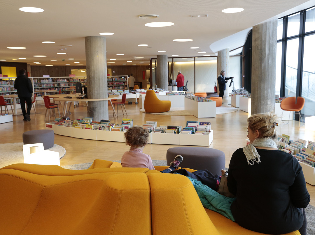 Bibliothèque Oscar Niemeyer-勒阿弗尔必去景点