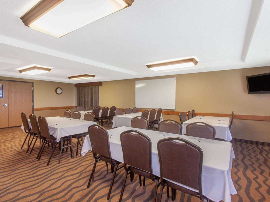 AmericInn by Wyndham St. Cloud主图