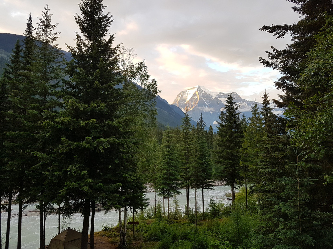 山区河流旅舍主图