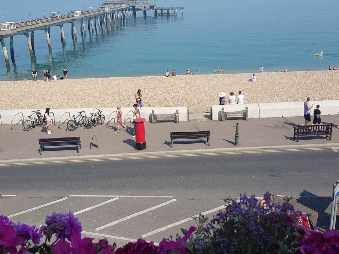 Waterfront Hotel主图