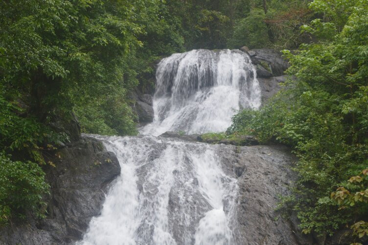 Bamanbudo Waterfall景点图片