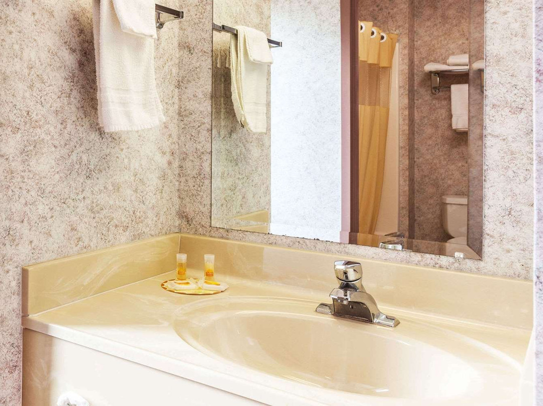 Red Roof Inn Weedsport主图