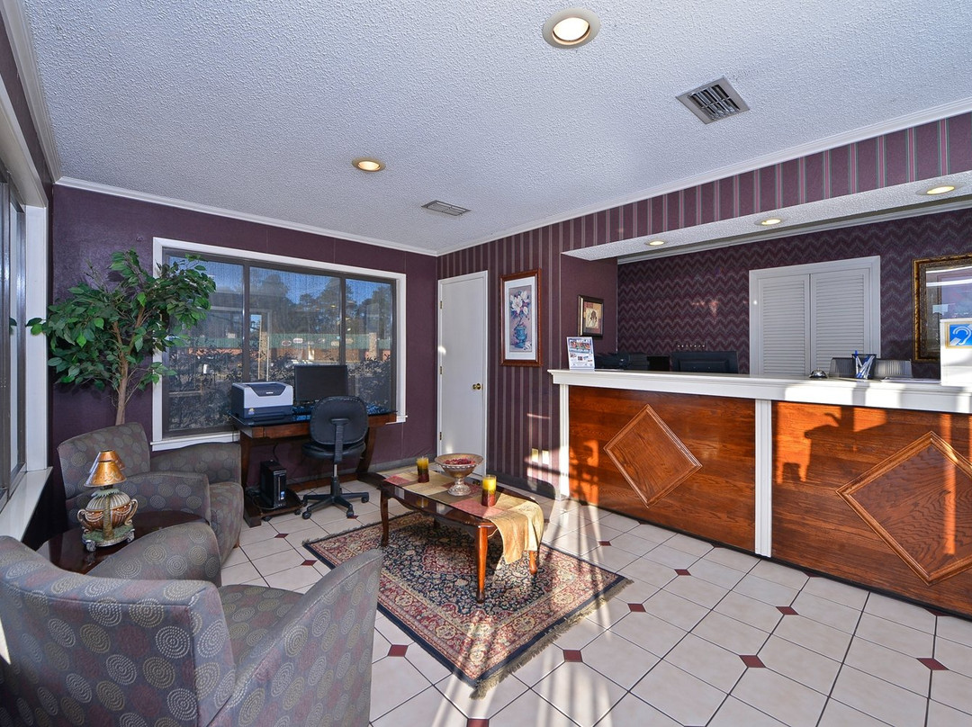 Americas Best Value Inn Center主图