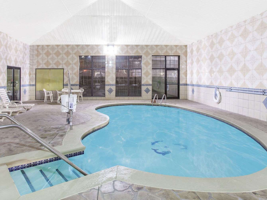 Quality Inn & Suites Oklahoma City North主图