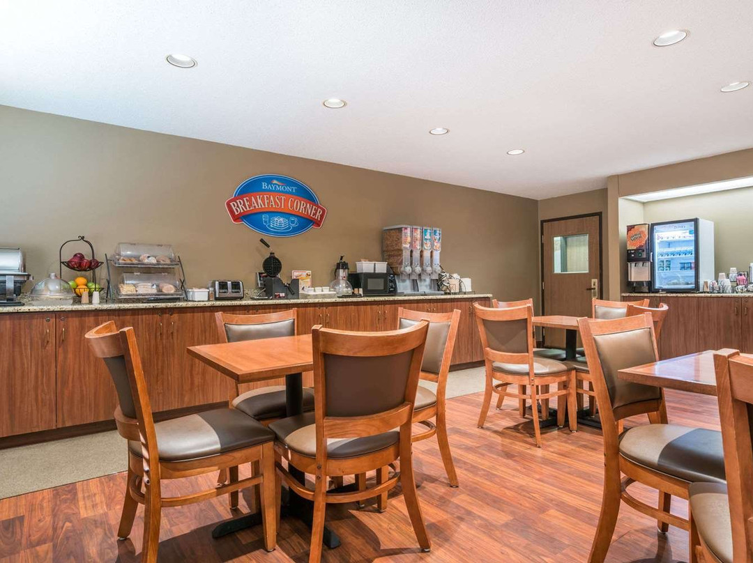 Baymont by Wyndham Marshfield主图