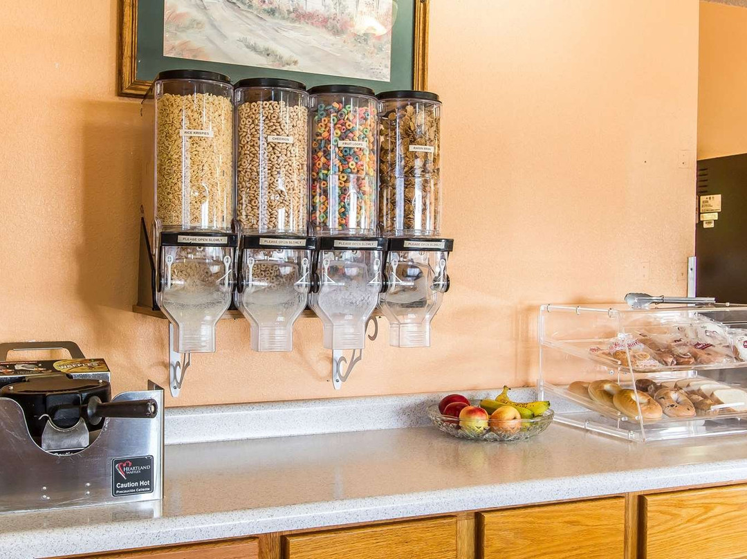 Econo Lodge & Suites主图