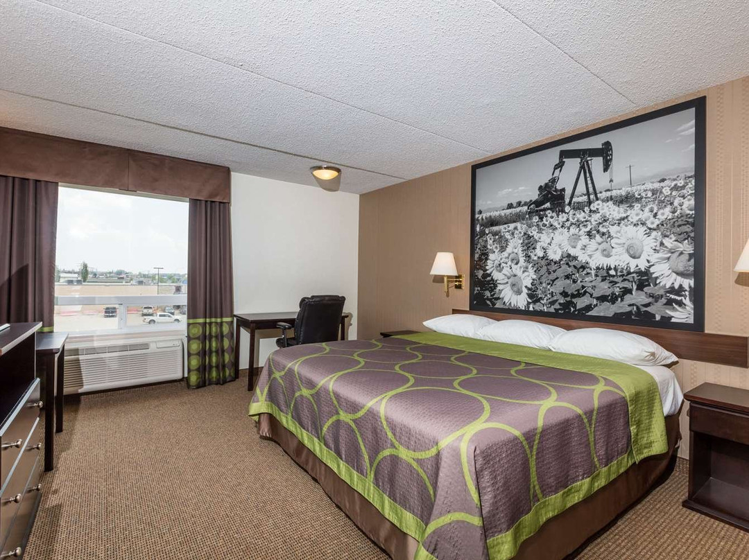 Super 8 by Wyndham Edson主图