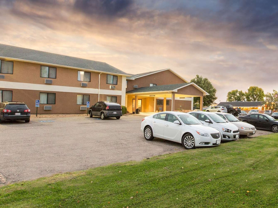 Super 8 by Wyndham Blue Earth主图