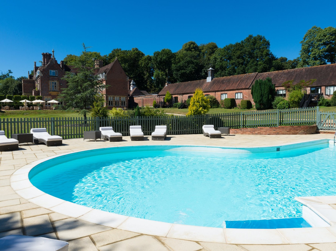 阿可仑伯利庄园酒店主图