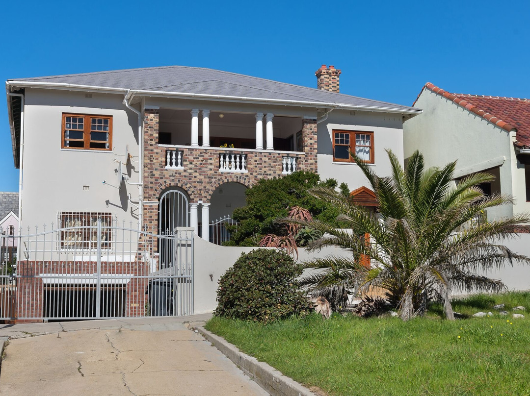 The Gong House主图