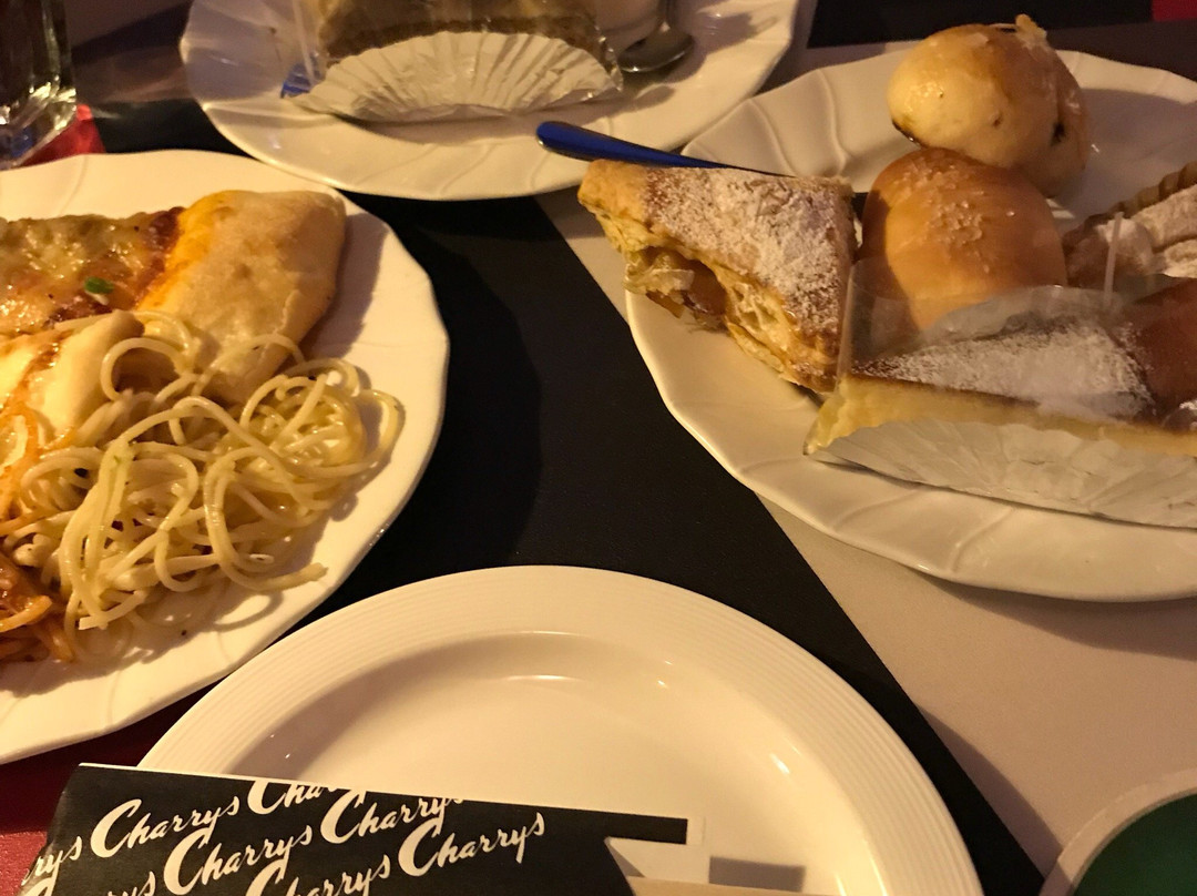 Restaurant & Bar Charry’S