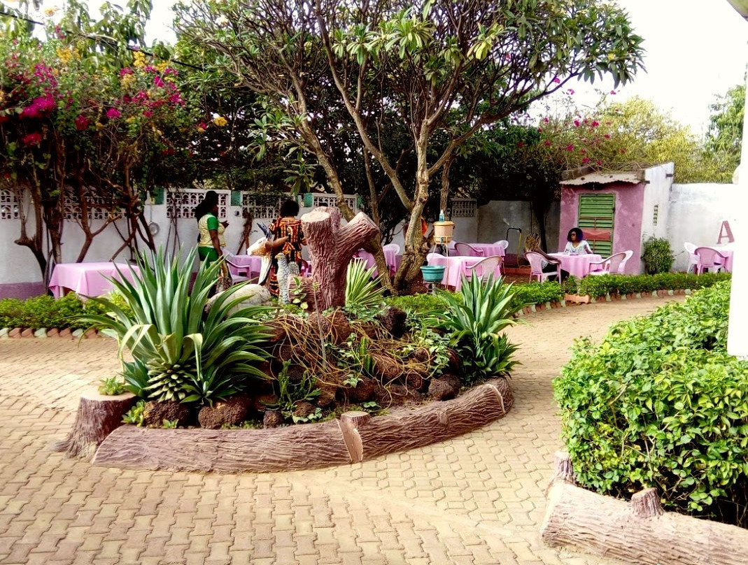 Bobo Dioulasso餐馆和美食-Restaurant Bar Amora