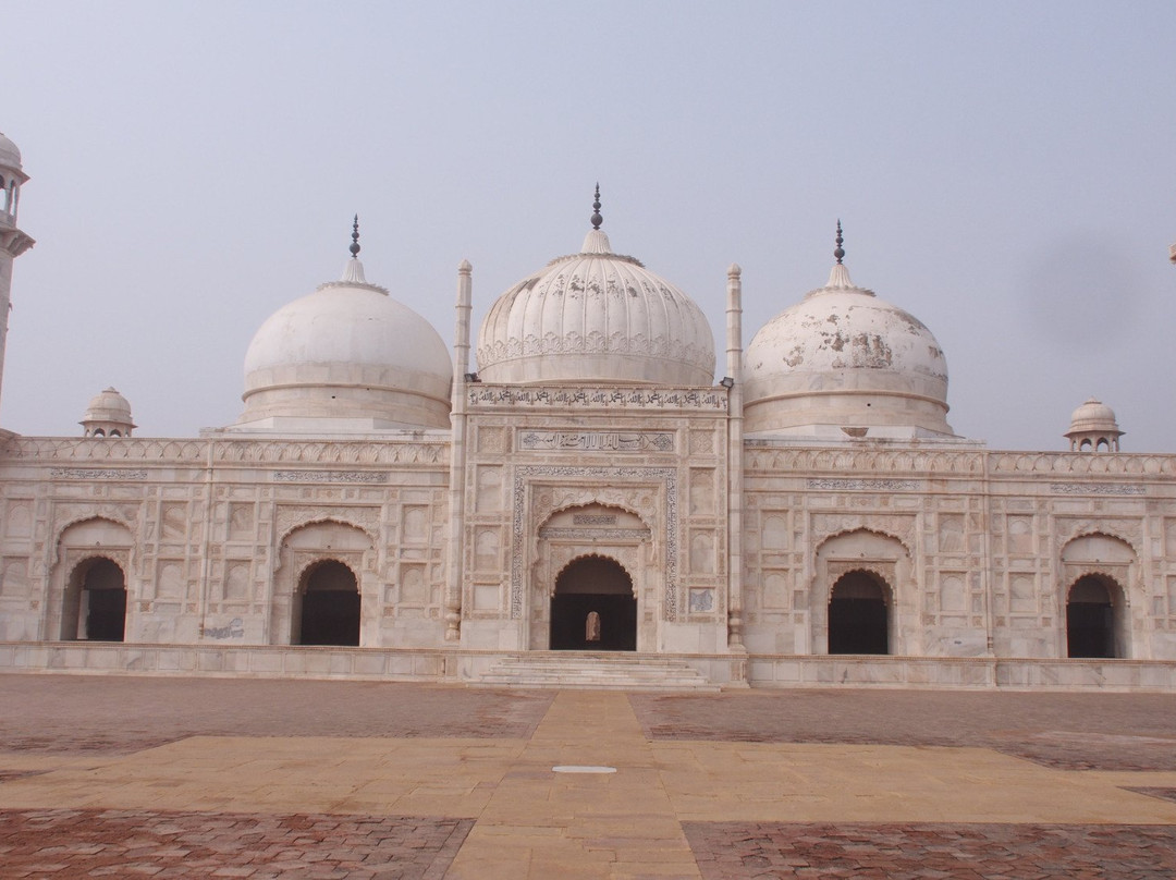 Abbasi Jamia Masjid Qila Derawar-Bahawalpur必去景点