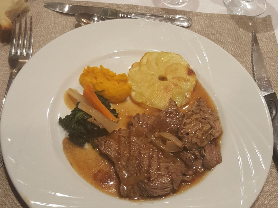 Hôtel Restaurant Le Dolmen主图