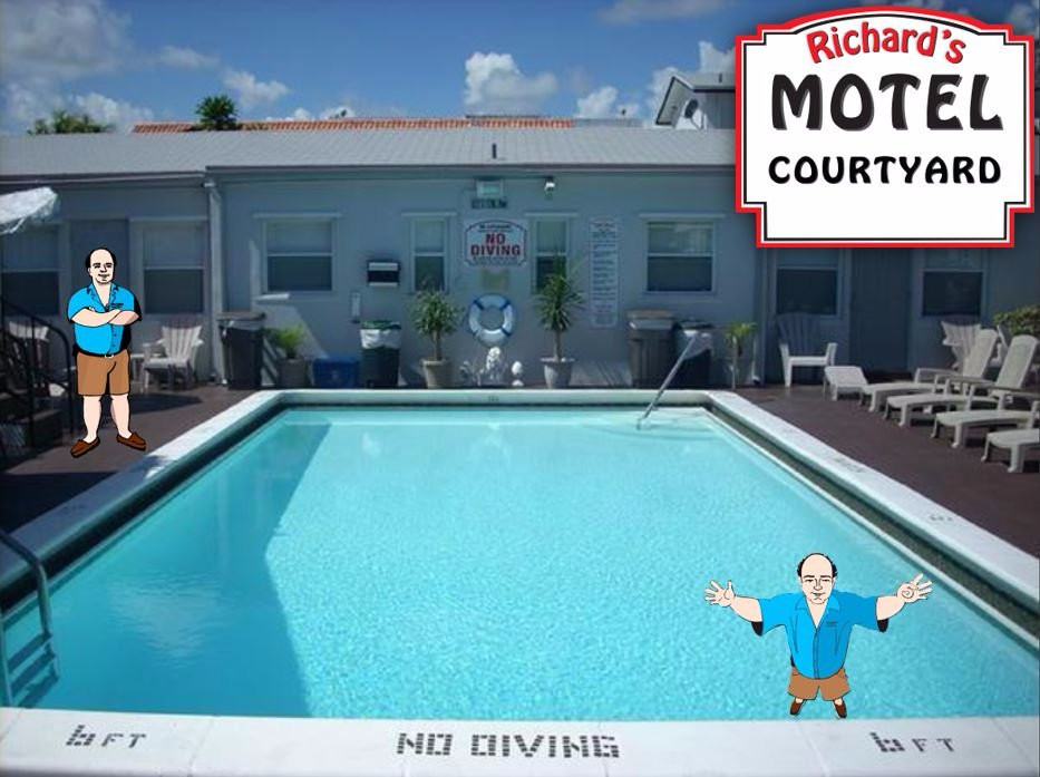 Richard's Motel Courtyard