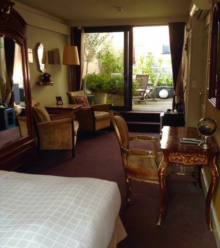 Diamonds and Pearls主图