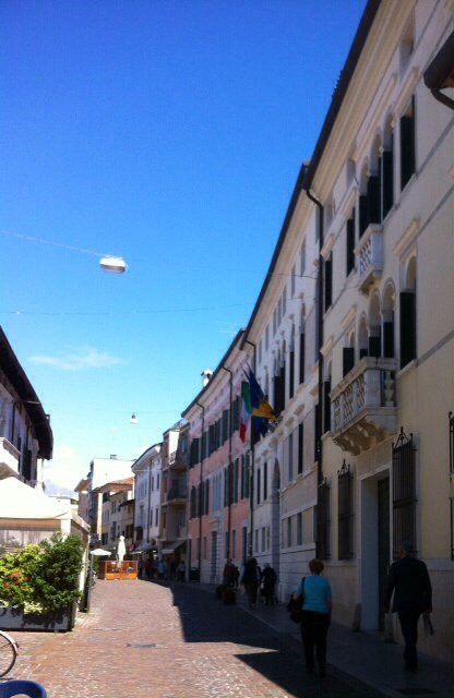 Palazzi Pera, Sbrojavacca e Danubio-波代诺内必去景点