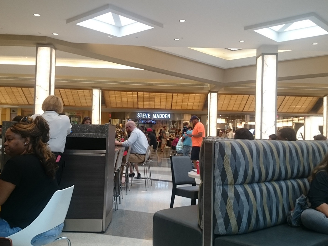 Lakeside Shopping Center-梅泰里必去景点