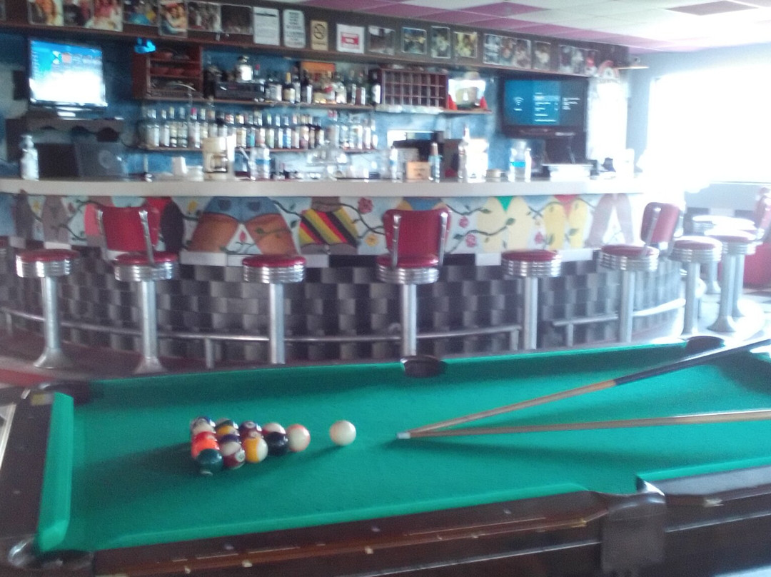 Gregory Town餐馆和美食-Champion's Sport's Bar and Grill