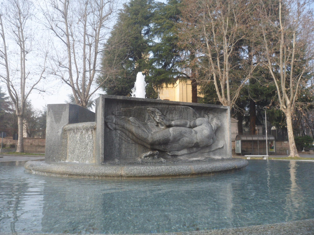 Fontana ai Caduti景点图片