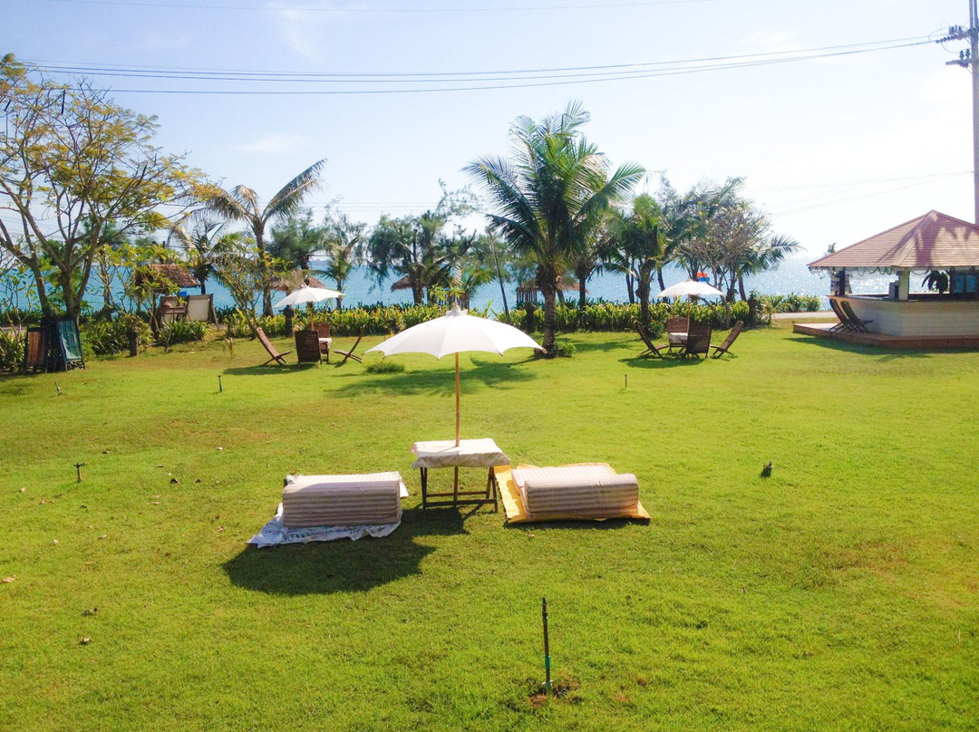 Ban Pakthang Kachet酒店住宿-Ruen Thai Rim Haad Rayong