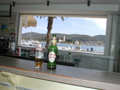 Bejbi bar Vis-维斯必去景点