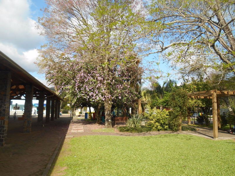 Praça Affonso Saul-Tres Coroas必去景点