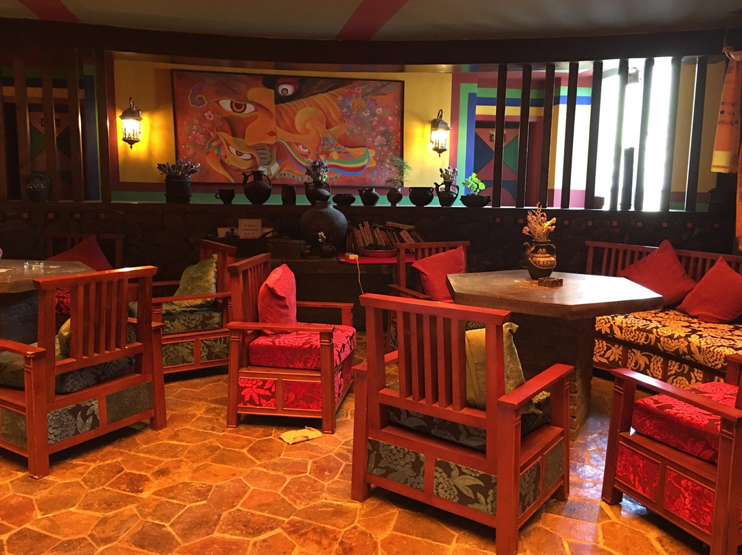 新都桥梵音阿缦艺术酒店主图