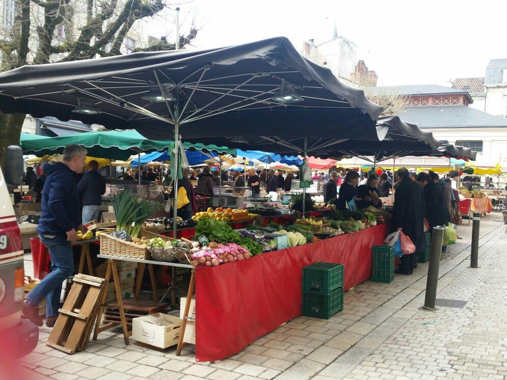 Perigueux Saturday Street Market景点图片