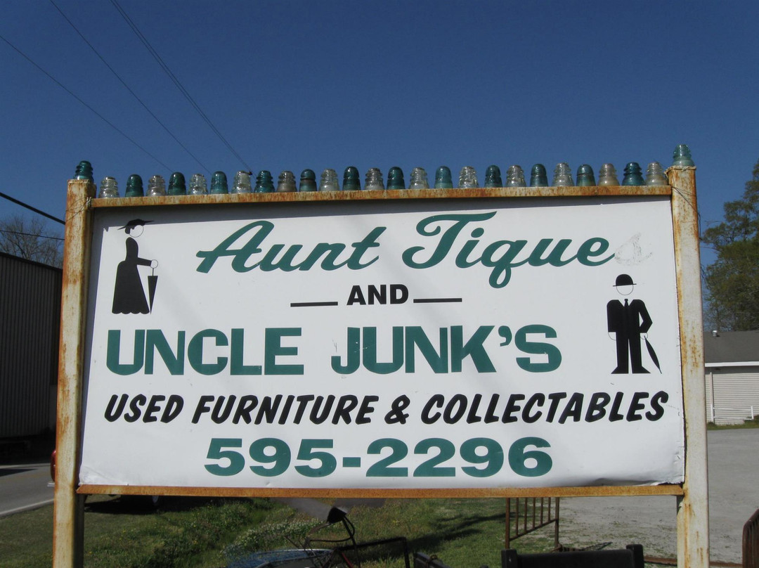 Aunt Tique & Uncle Junk's-Thomson必去景点