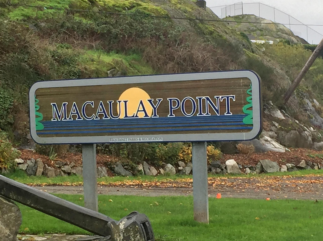 Macaulay Point Park景点图片