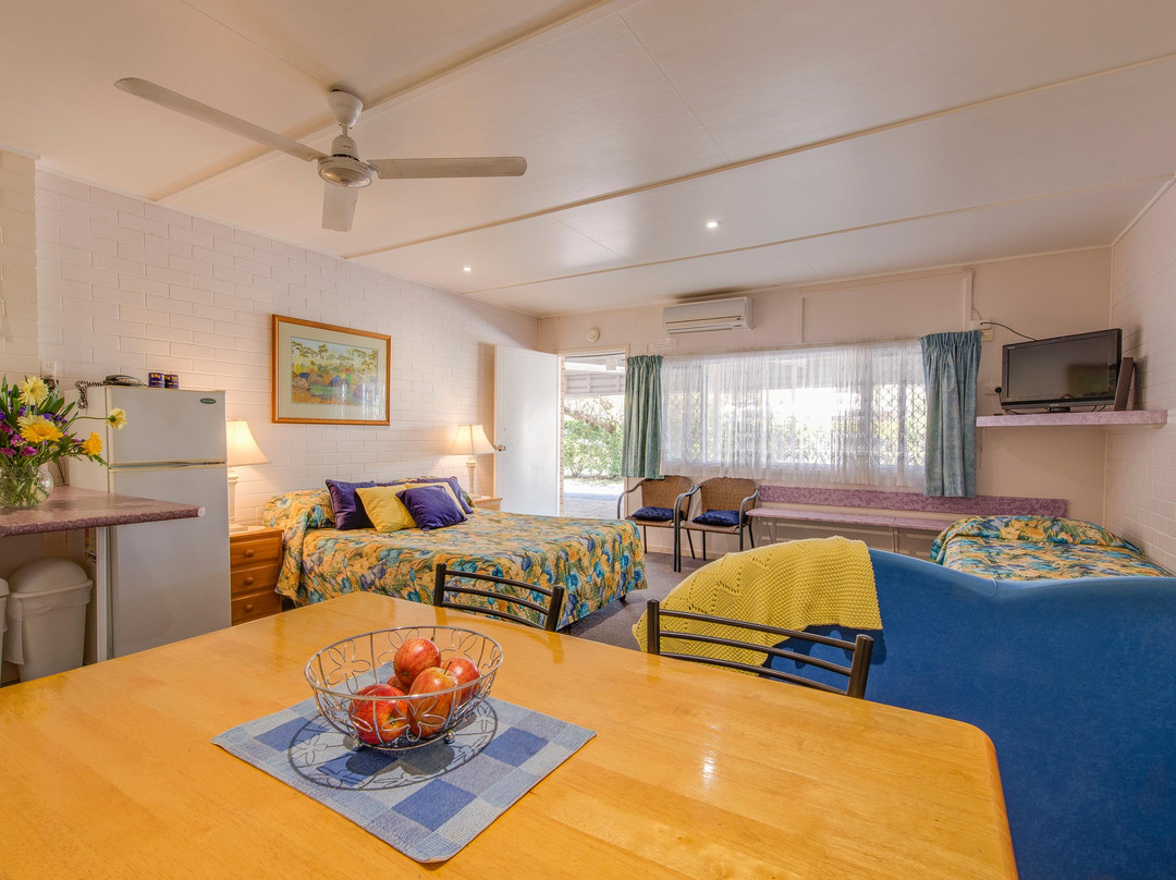 Hi-Way Units Motel主图