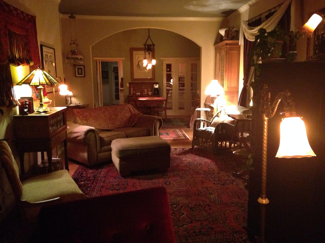 The Desmond House主图