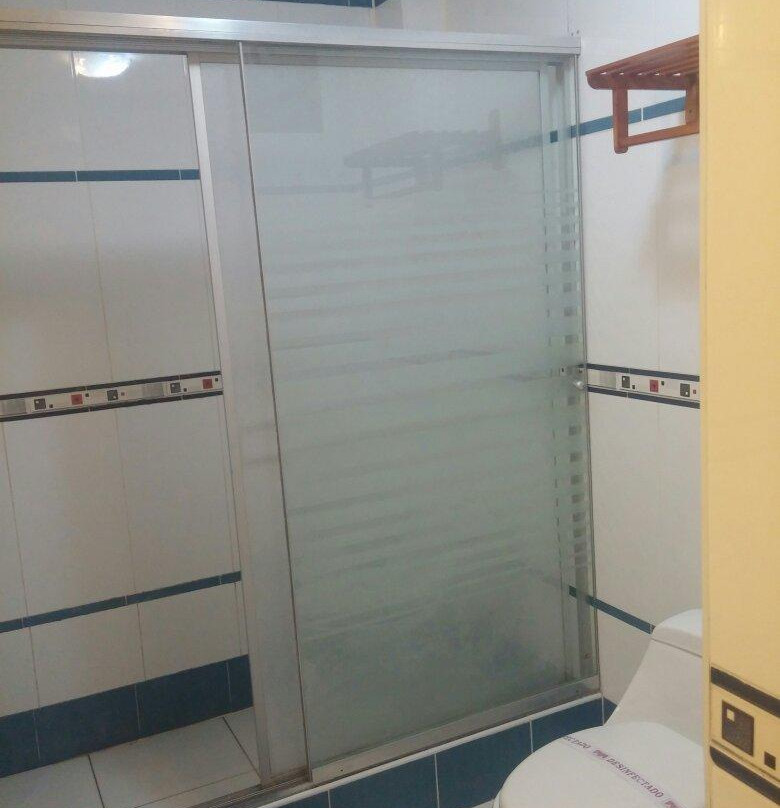 Gloria Plaza Hotel主图