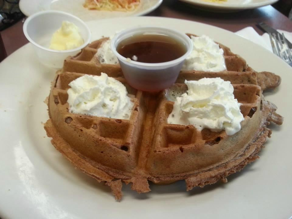 普利茅斯餐馆和美食-Omelette & Waffle Cafe