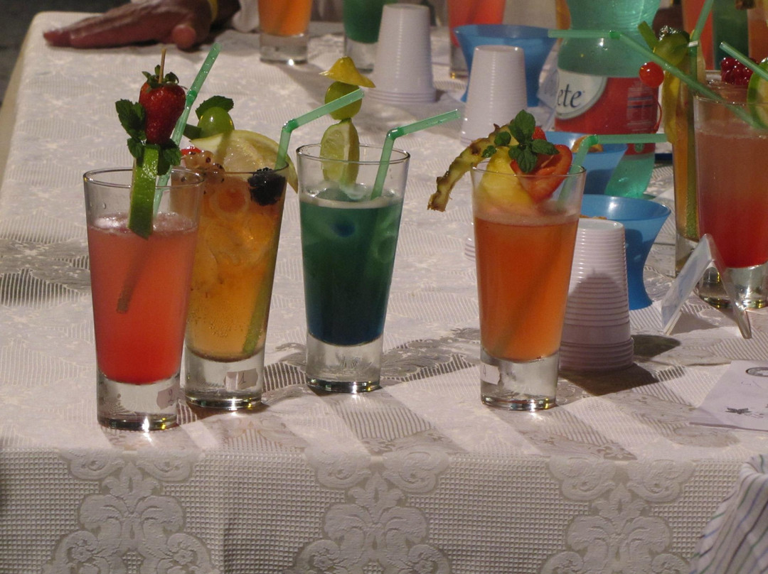 Le Petit Cafe Cocktail Bar景点图片