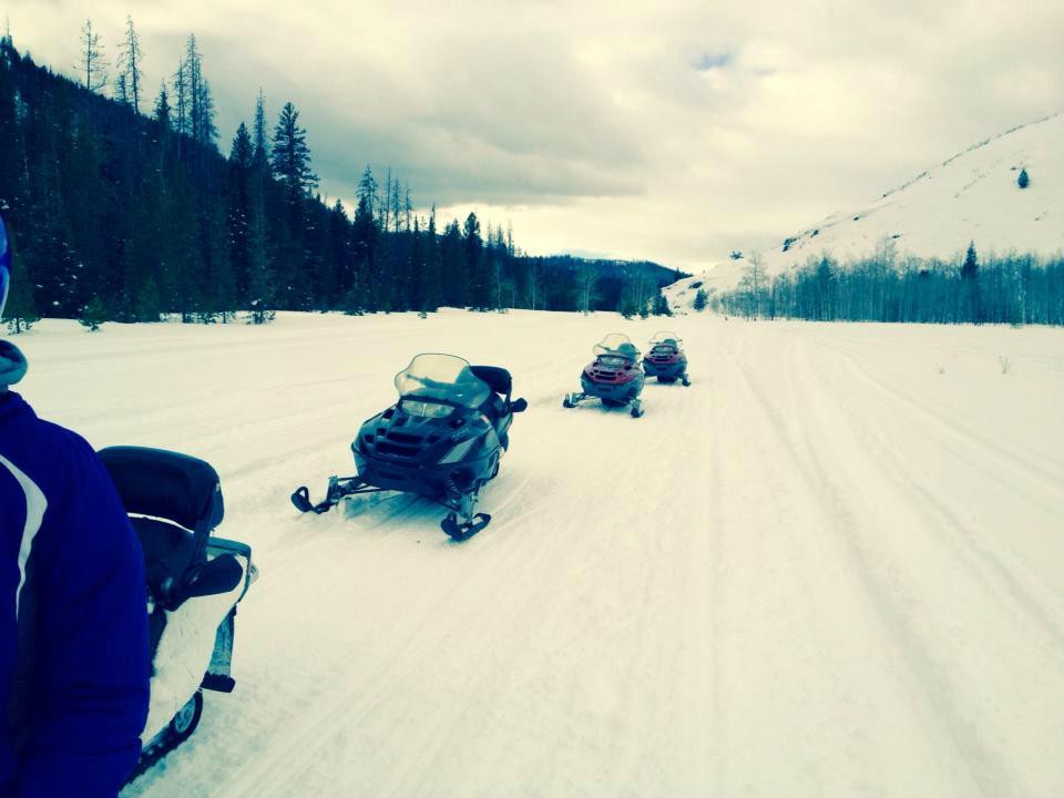 High Mountain Snowmobile Tours-斯廷博特斯普林斯必去景点
