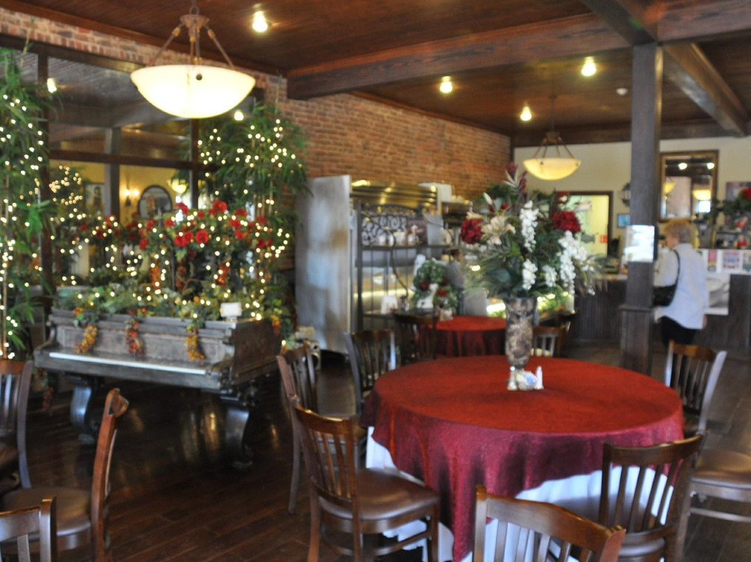 R & R Bakery and Coffee Shop