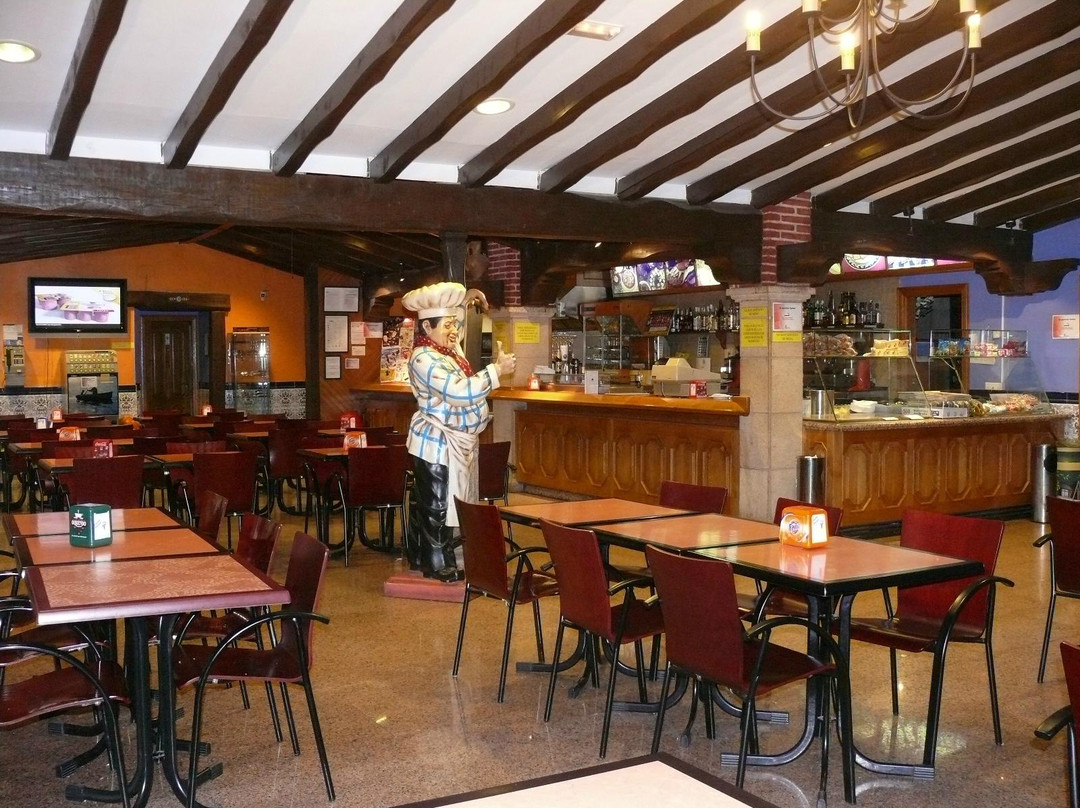 Rionegro del Puente酒店住宿-Hotel J-Enrimary