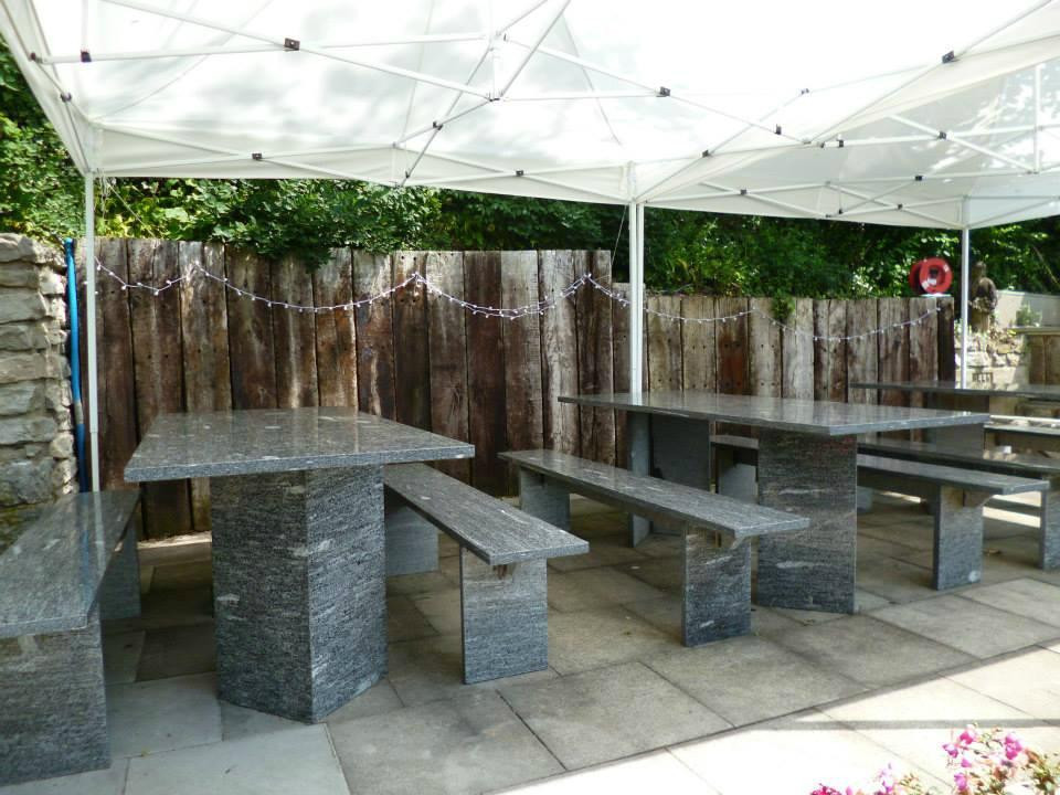 Pfungen餐馆和美食-Grotto Maienried