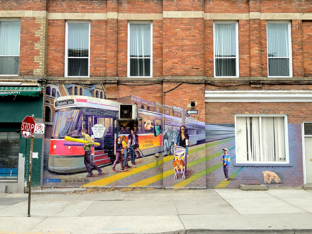皇后街-多伦多必去景点