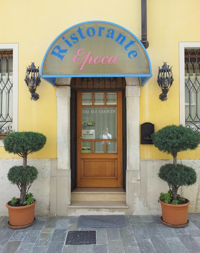 Verolavecchia餐馆和美食-Ristorante Pizzeria Epoca
