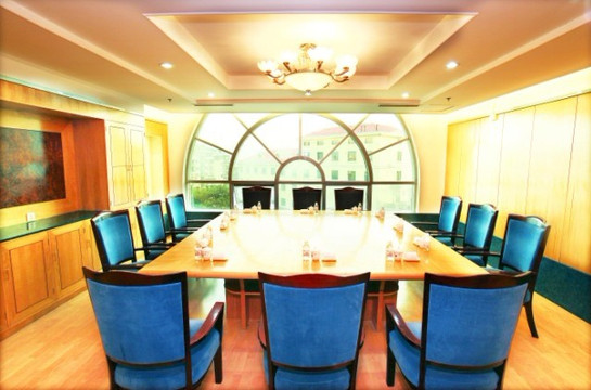 青岛海林山庄大酒店(石老人海水浴场海安路地铁站店)主图