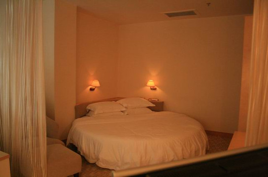 桂林乐满地度假酒店主图