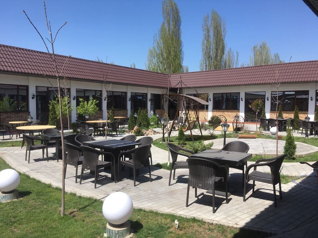 Vostochniy Dvor (Hallal)