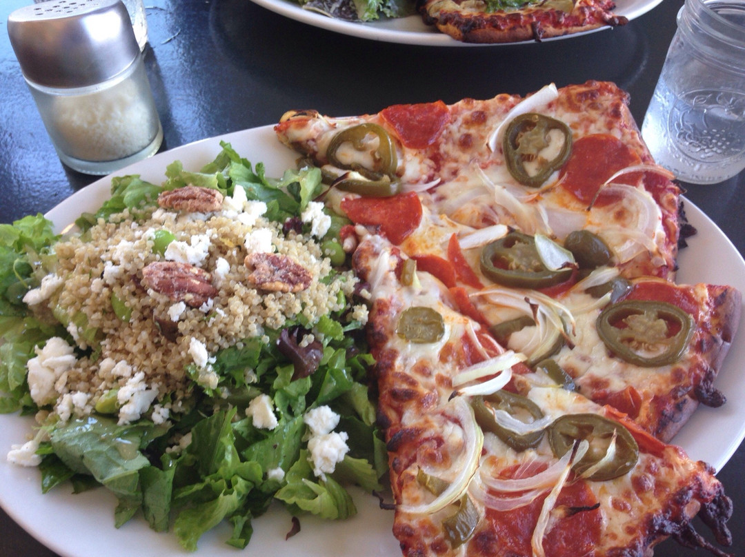 卡慕也拉餐馆和美食-Pau Pizza