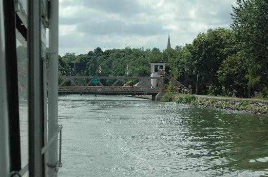 Lockport Locks & Erie Canal Cruises-Lockport必去景点