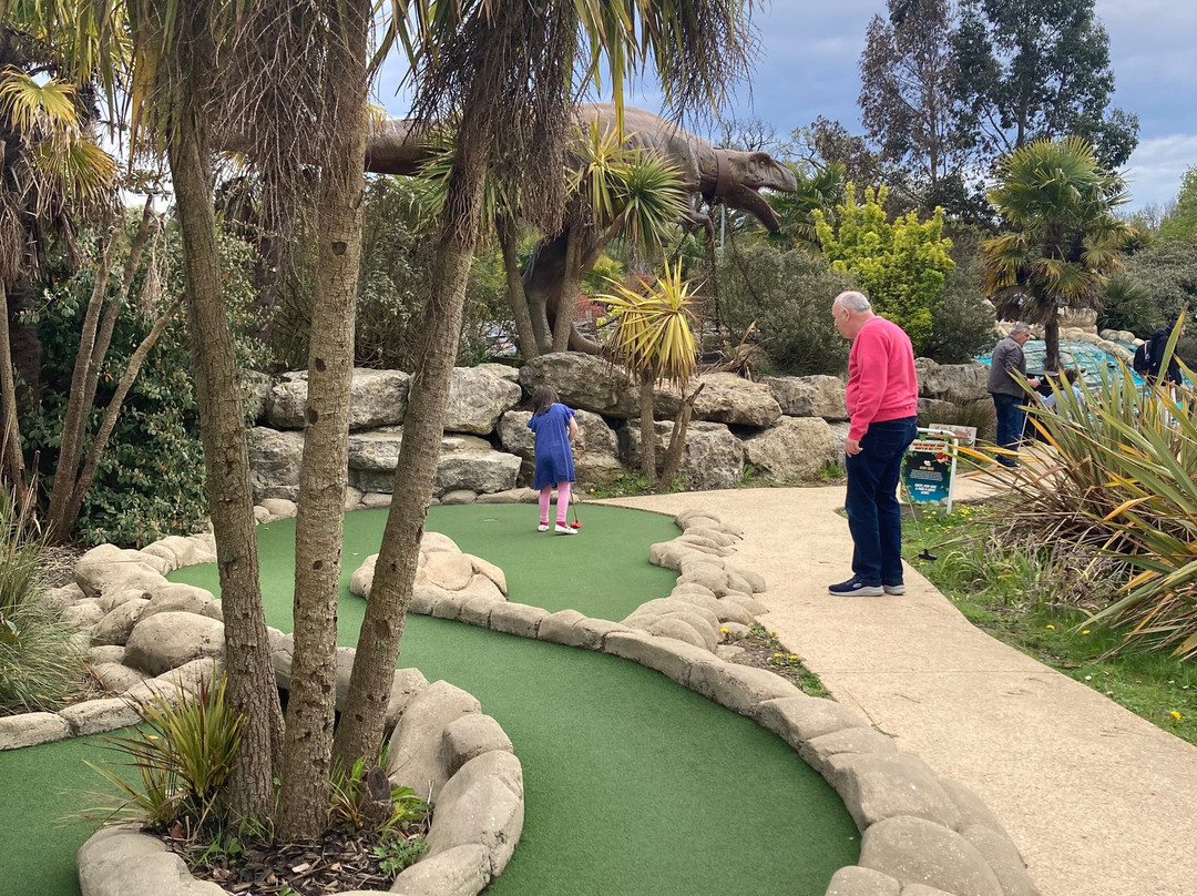 Dinosaur Safari Adventure Golf-巴尼特必去景点