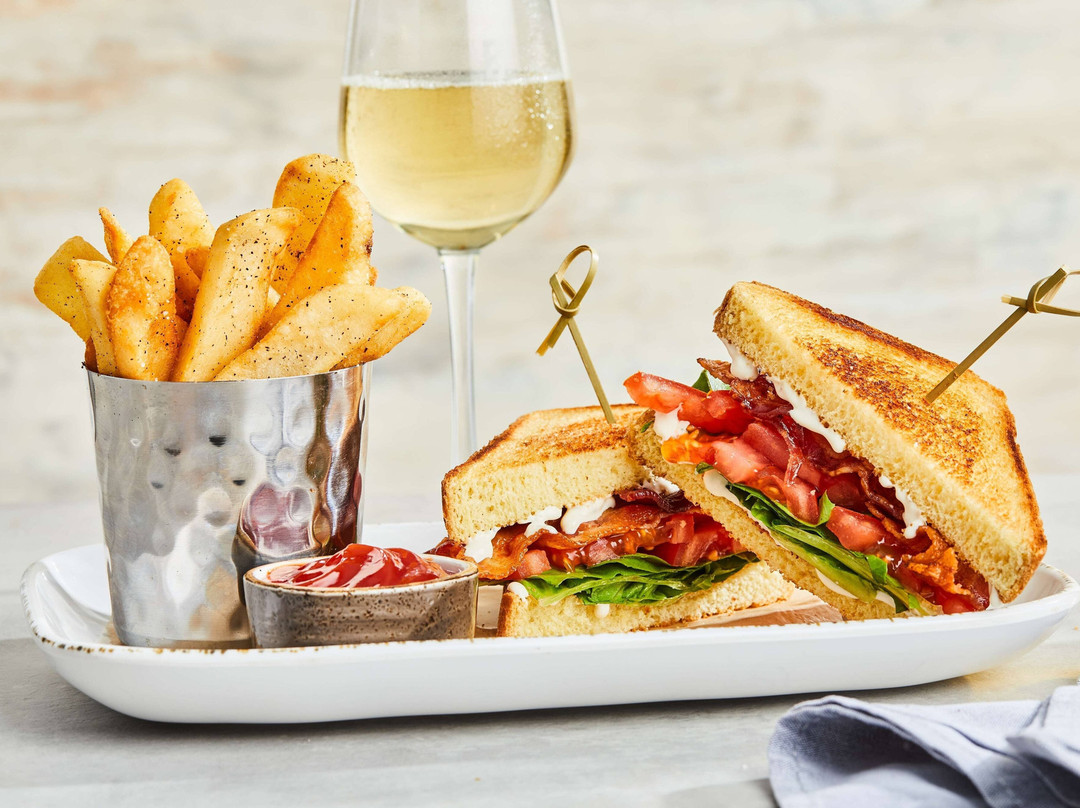 波士顿沃尔瑟姆万怡酒店主图