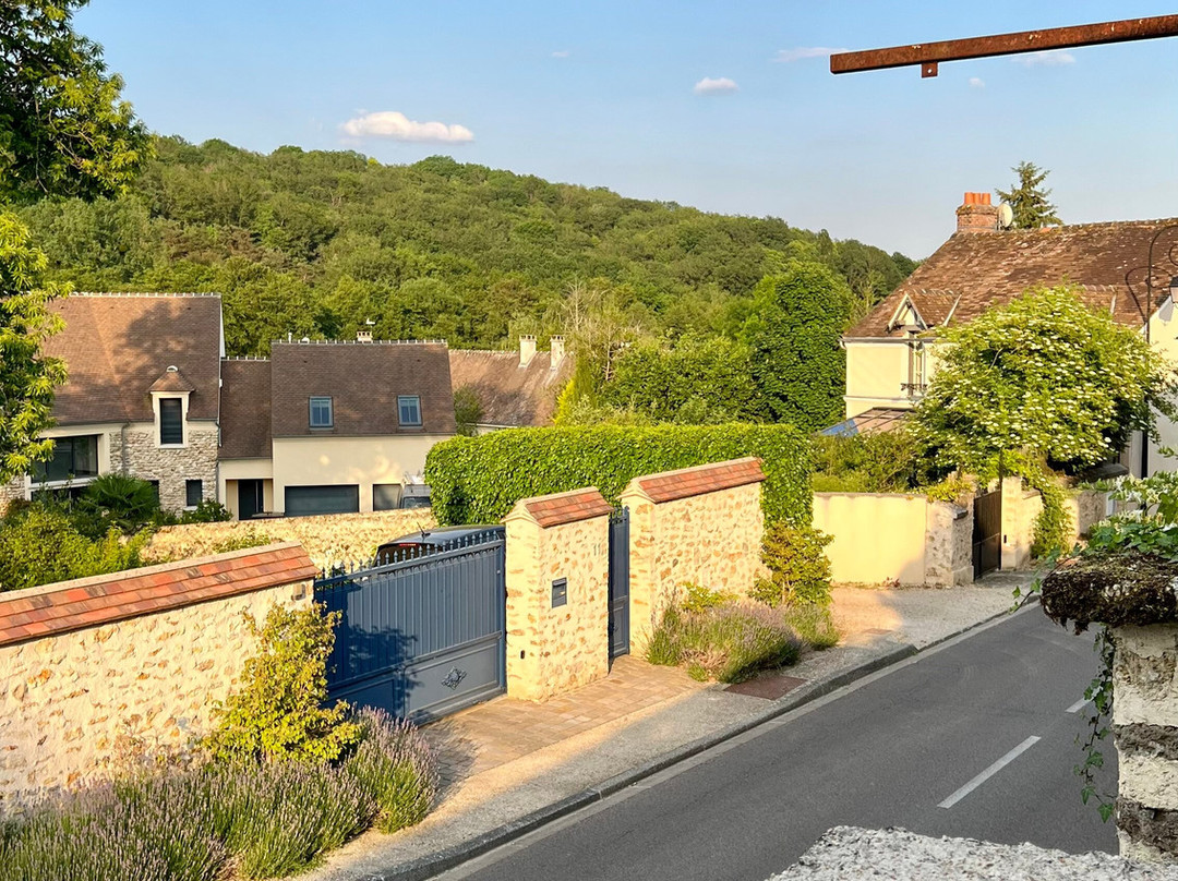 马诺尔酒店主图